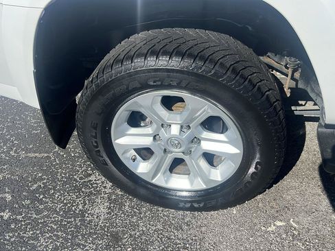 Used 2014 Toyota 4Runner 4WD image 23