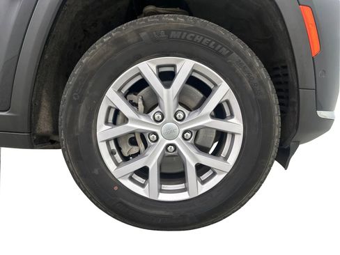 Used 2022 Jeep Grand Cherokee L Limited w/ Luxury Tech Group II image 24