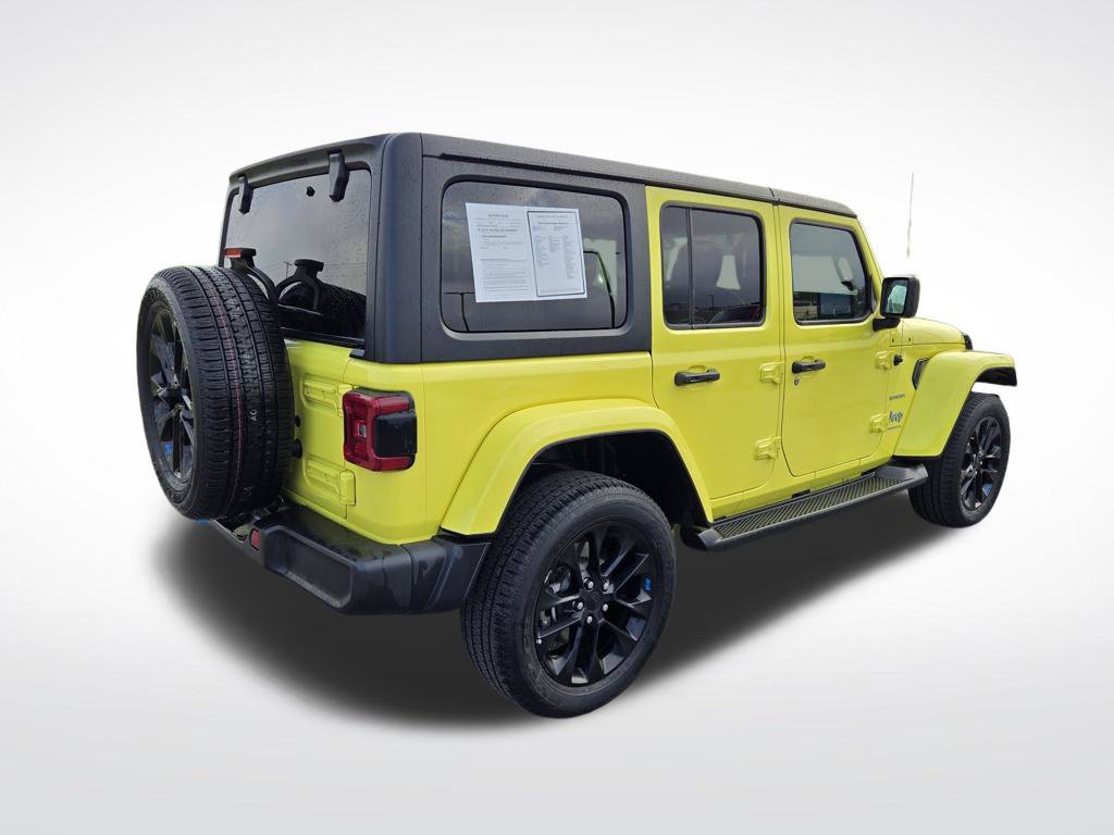 Used 2023 Jeep Wrangler Unlimited Sahara w/ Cold Weather Group AWD/4WD image 3