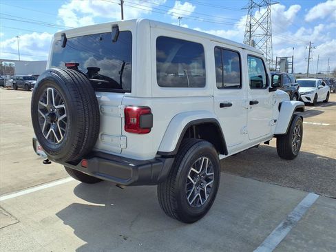Certified 2025 Jeep Wrangler Sahara image 23