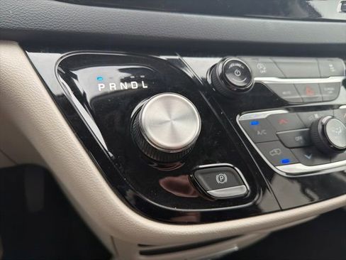 Used 2023 Chrysler Voyager LX FWD image 32