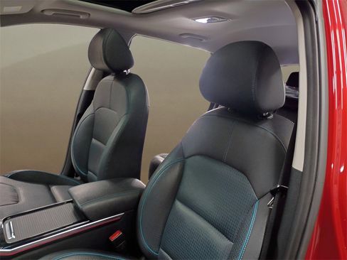 Used 2021 Kia Niro EX Premium w/ Cold Weather Package image 22