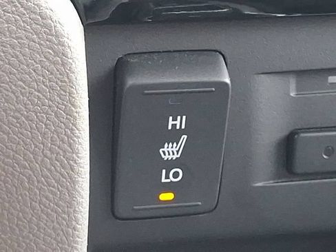 Used 2016 Honda Pilot Touring image 19