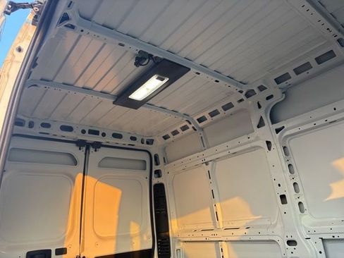 Used 2025 RAM ProMaster 2500 w/ Premium Convenience Group FWD image 12