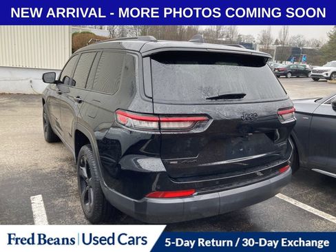 Used 2022 Jeep Grand Cherokee L Limited w/ Black Appearance Package image 4