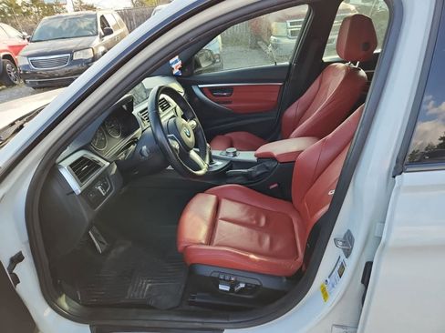 Used 2018 BMW 330i Sedan w/ M Sport Package image 15