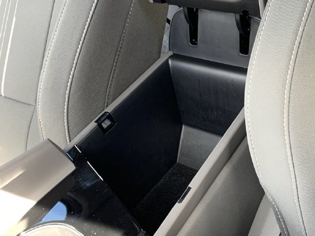 Used 2025 Hyundai Elantra SEL FWD image 13