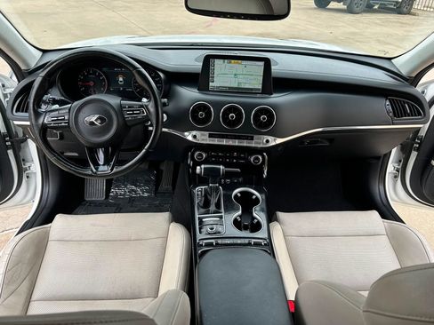 Used 2018 Kia Stinger Premium RWD image 22