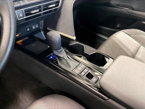 Used 2025 Toyota Camry LE image 20