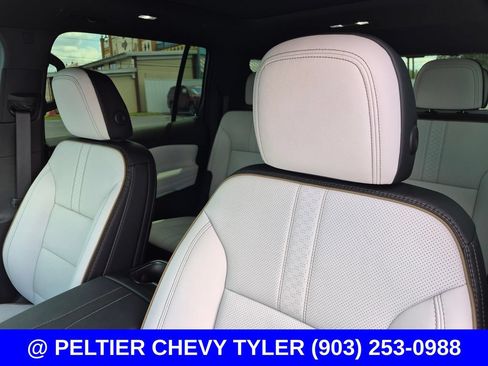 Used 2025 Chevrolet Traverse High Country FWD image 39