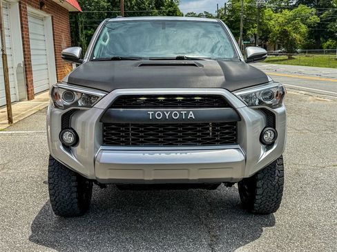 Used 2018 Toyota 4Runner TRD Off-Road Premium AWD/4WD image 9