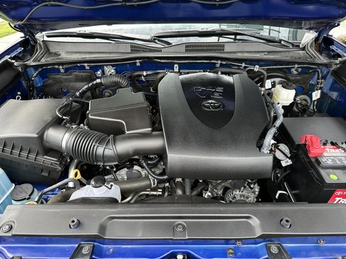 Used 2022 Toyota Tacoma Limited image 16