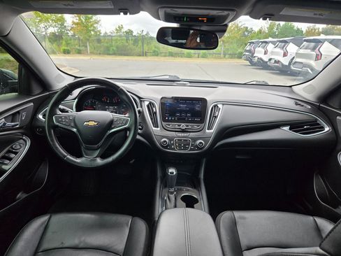 Used 2020 Chevrolet Malibu LT w/ Leather Package image 10