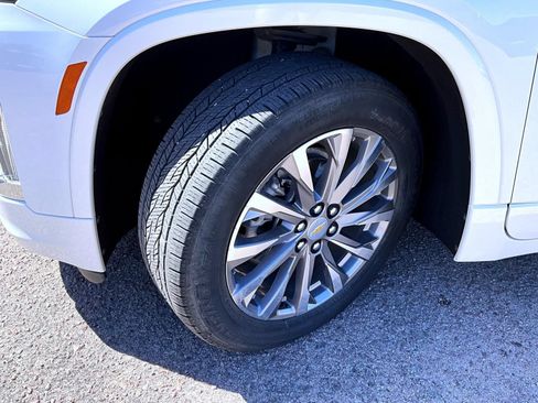 Used 2023 Chevrolet Traverse Premier AWD/4WD image 25