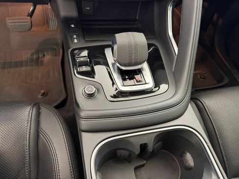 Used 2021 Jaguar E-PACE SE AWD/4WD image 19