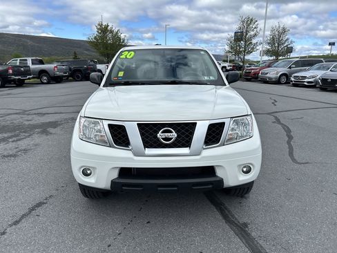 Used 2020 Nissan Frontier SV AWD/4WD image 2