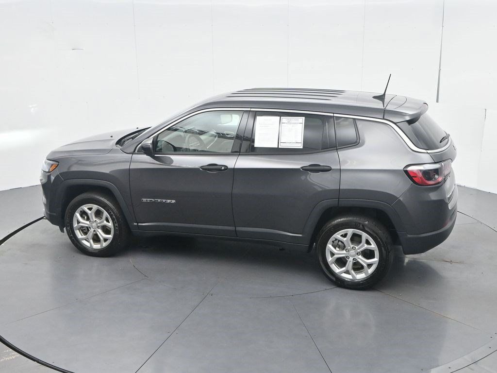 Used 2024 Jeep Compass Sport AWD/4WD image 38