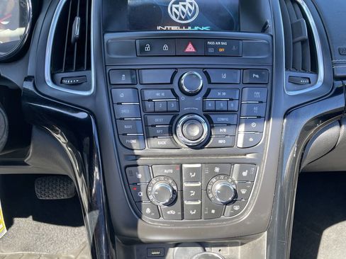 Used 2019 Buick Cascada Premium image 22