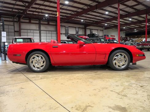 Used 1995 Chevrolet Corvette Base 2dr Convertible image 10