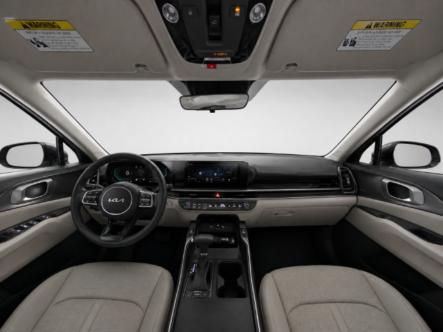 Used 2025 Kia Sorento S w/ Panoramic Sunroof Package FWD image 11