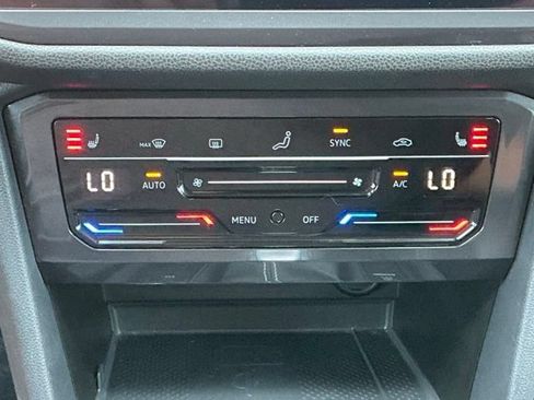 Certified 2023 Volkswagen Tiguan SE FWD image 25