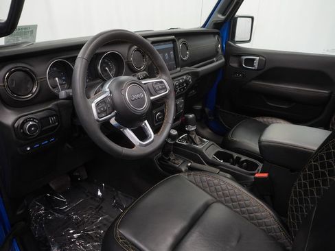 Used 2023 Jeep Wrangler Unlimited Sahara AWD/4WD image 19