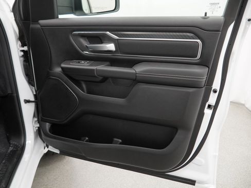 New 2026 RAM 1500 4x4 Crew Cab image 31