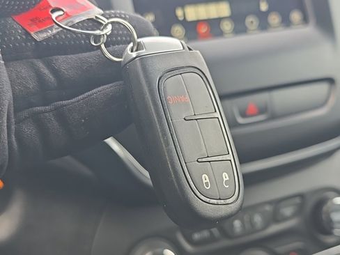 Certified 2020 Jeep Cherokee Latitude Plus image 39