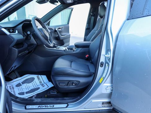 Certified 2025 Toyota RAV4 XSE image 30