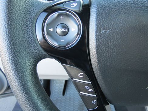 Used 2016 Honda Accord LX image 12