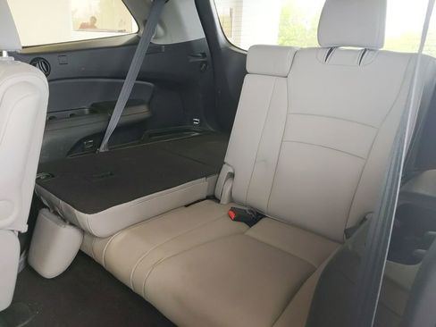Used 2021 Honda Pilot Touring image 16