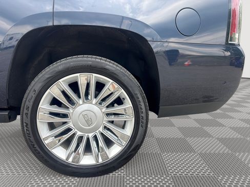 Used 2020 Cadillac Escalade Platinum AWD/4WD image 29
