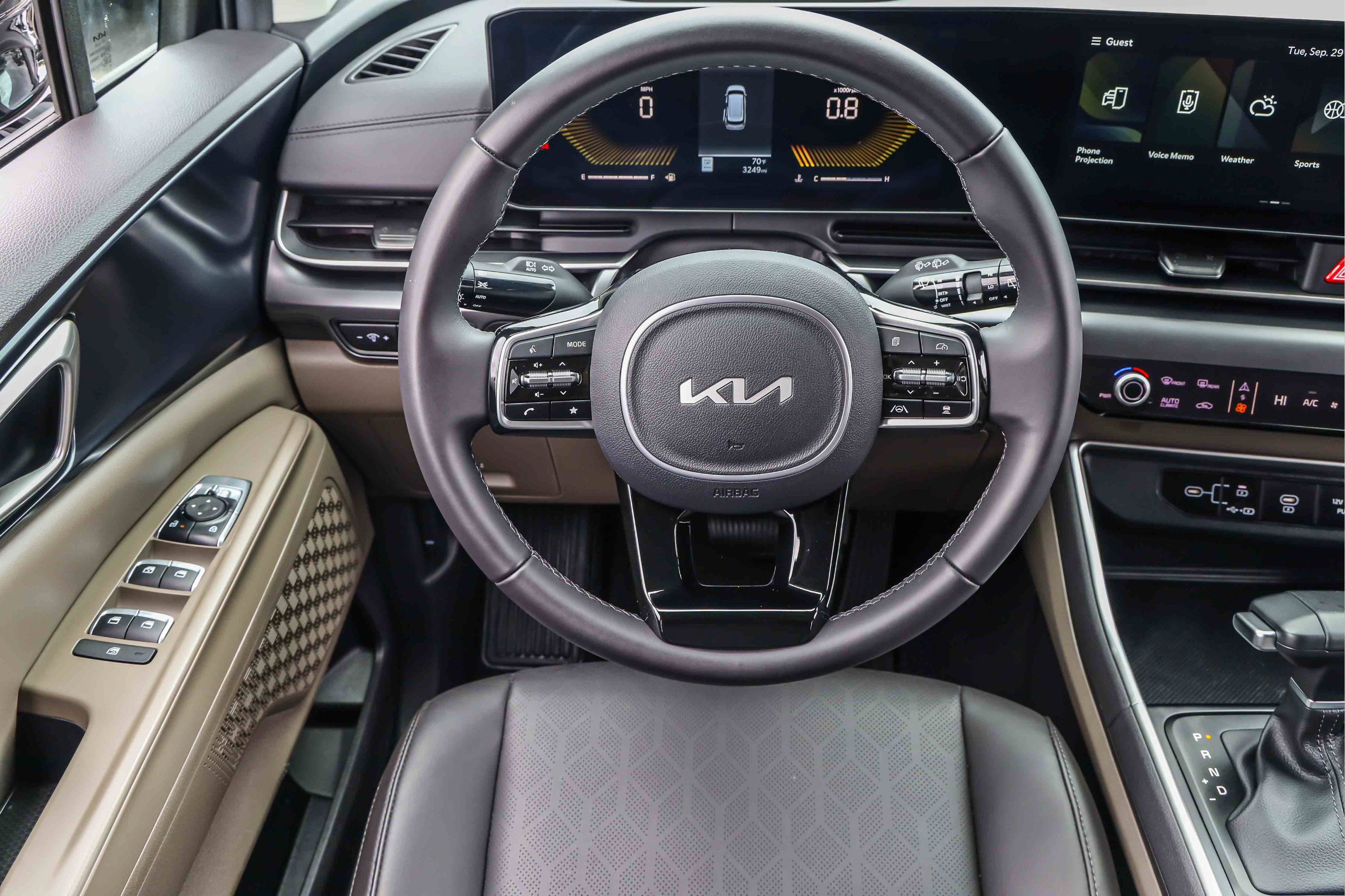 Used 2026 Kia Carnival FWD image 17