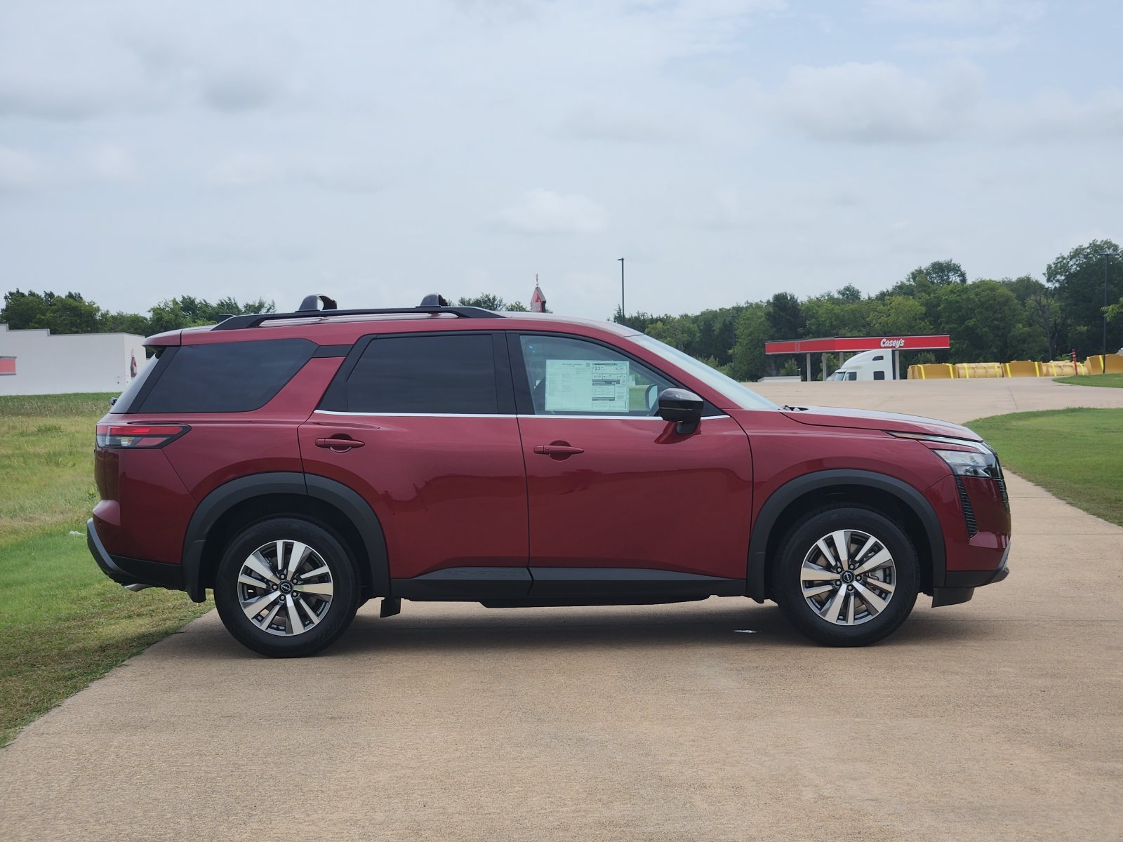 New 2026 Nissan Pathfinder SL FWD image 7