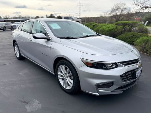 Used 2018 Chevrolet Malibu LT image 4