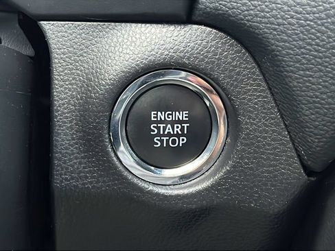 Used 2025 Toyota RAV4 XLE FWD image 26