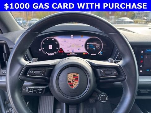 Used 2024 Porsche Cayenne w/ Premium Package image 24