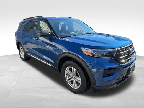 Used 2022 Ford Explorer XLT image 11