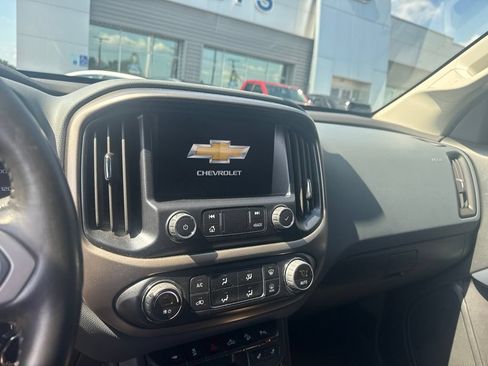 Used 2022 Chevrolet Colorado Z71 AWD/4WD image 11
