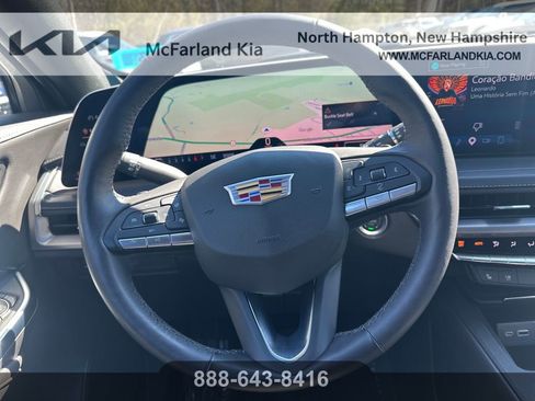 Used 2025 Cadillac XT4 Premium Luxury image 17