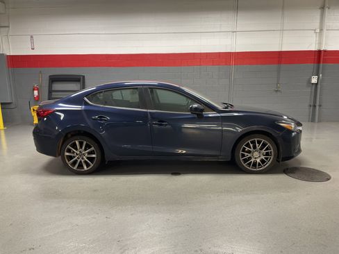 Used 2018 MAZDA MAZDA3 Touring image 7