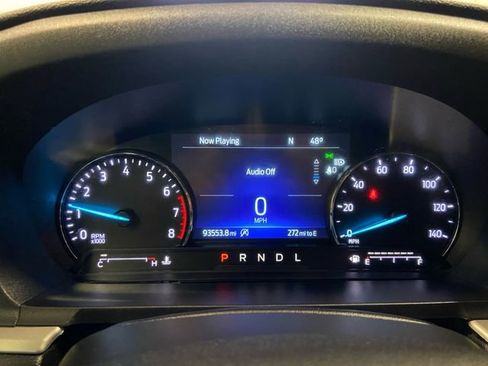 Used 2022 Ford Explorer XLT w/ Equipment Group 202A image 7