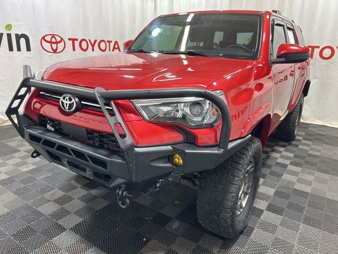 Used 2021 Toyota 4Runner SR5 image 3