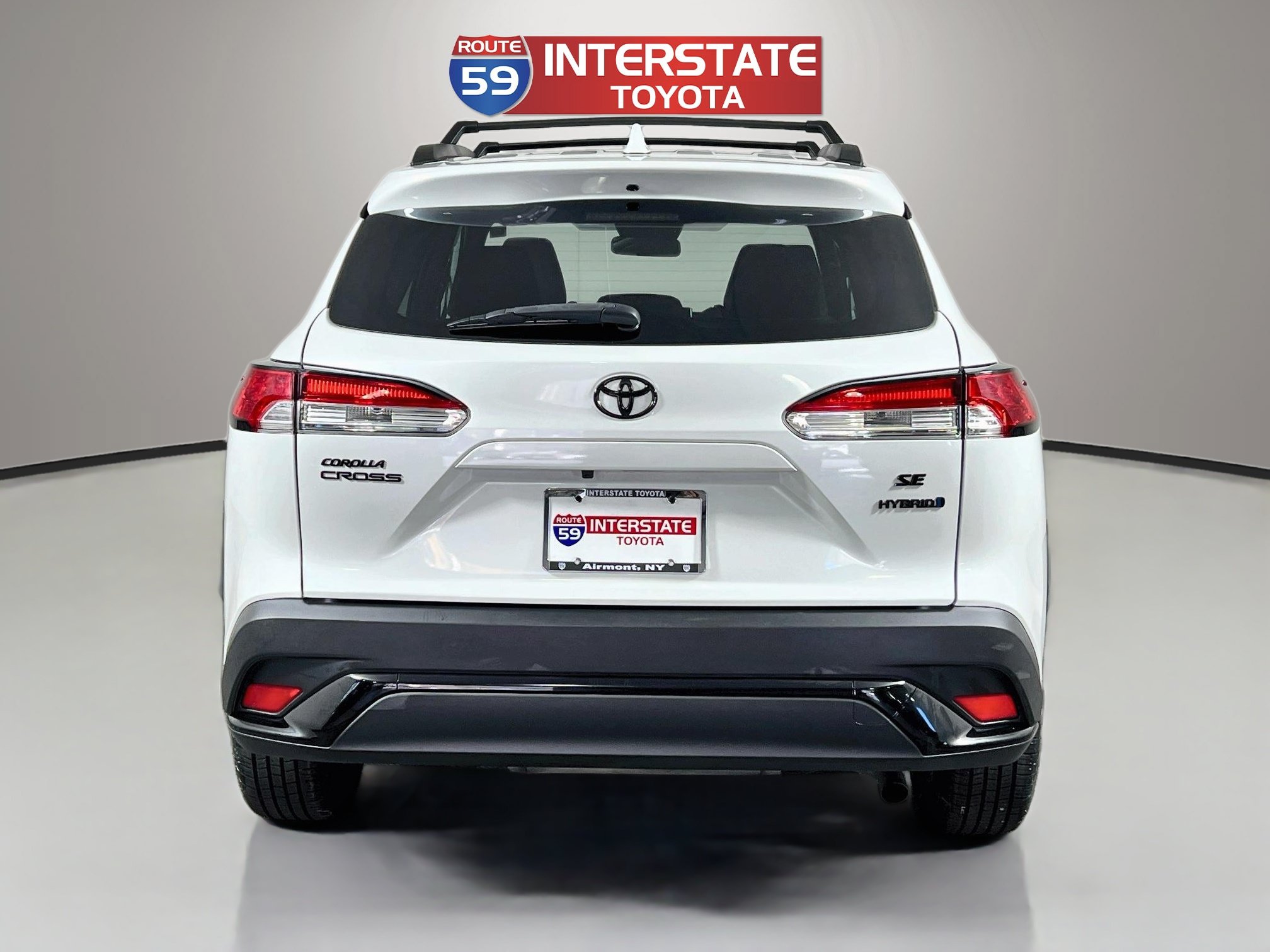 Used 2023 Toyota Corolla Cross AWD Hybrid w/ Moonroof Package image 6
