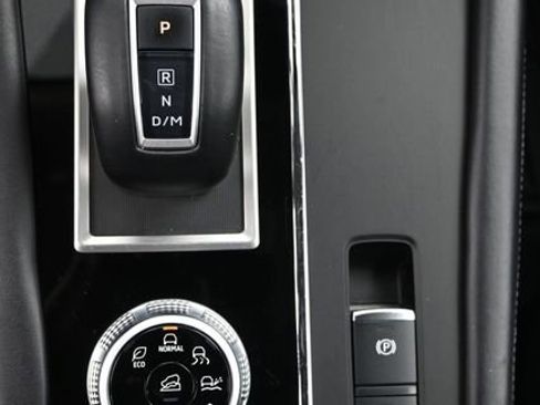 Used 2024 Mitsubishi Outlander SE image 19