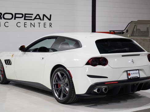 Used 2018 Ferrari GTC4Lusso T RWD image 39