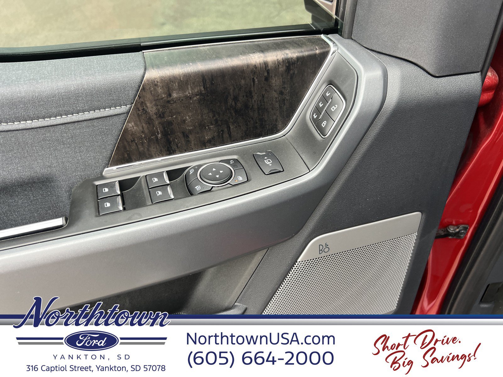 Used 2024 Ford F250 Lariat w/ Black Appearance Package AWD/4WD image 11