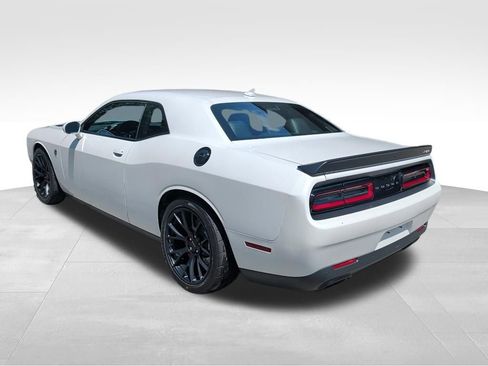 Used 2015 Dodge Challenger SRT Hellcat RWD image 3