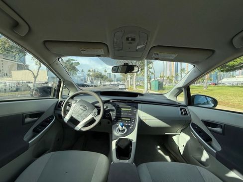 Used 2011 Toyota Prius One image 10