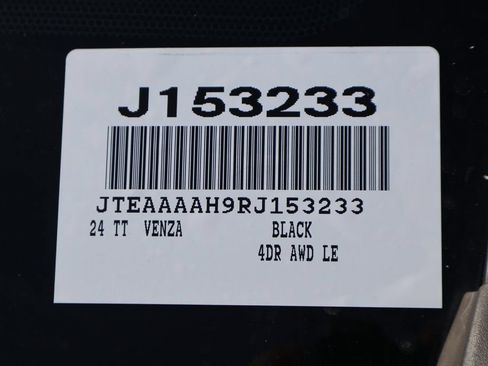 Used 2024 Toyota Venza LE AWD/4WD image 7